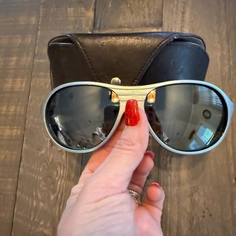 Vintage Men’s Nike blue grey sunglasses with case